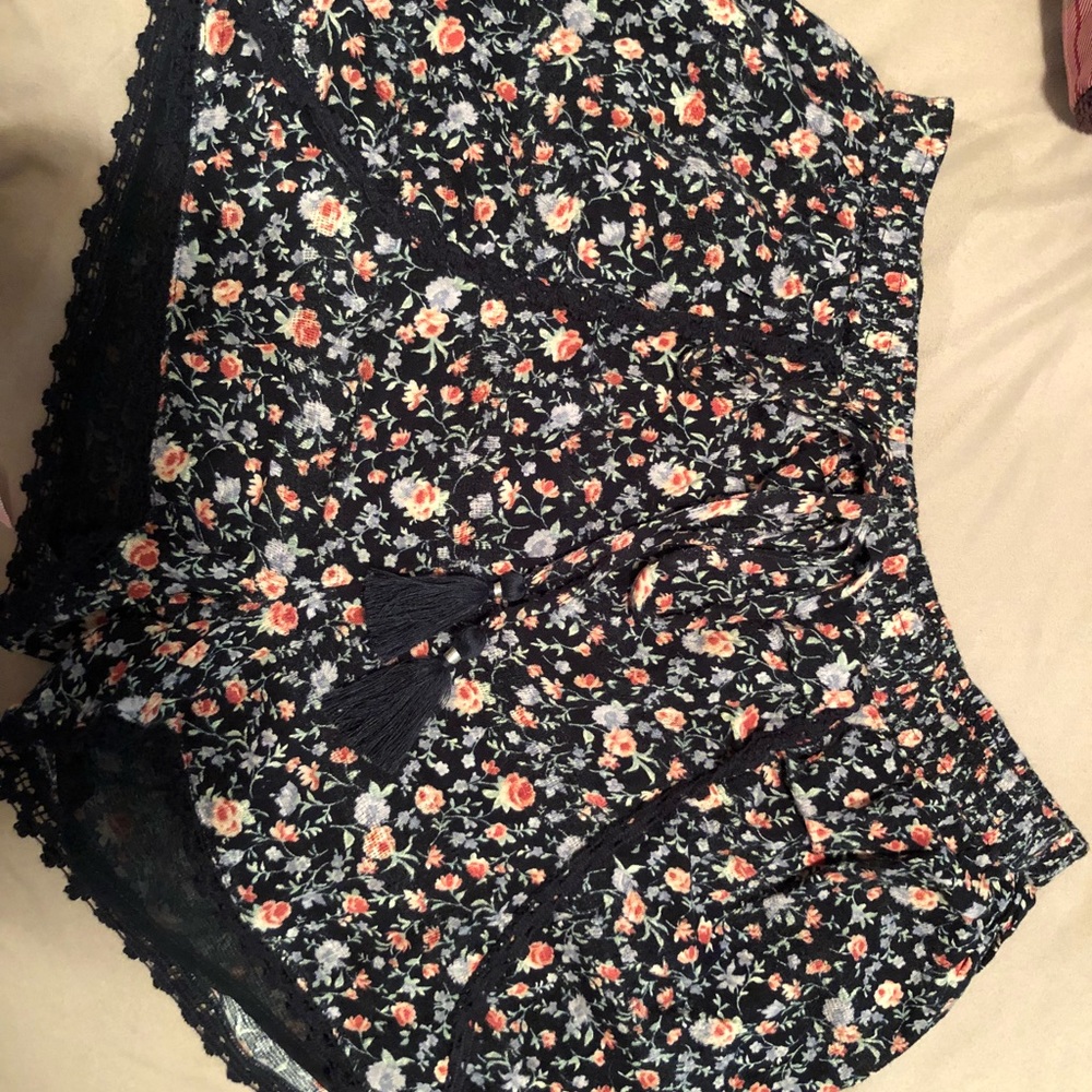 Floral Shorts NWT